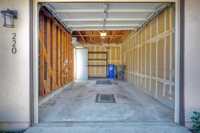 220 S Shorehang Lane, Encinitas CA: https://media.crmls.org/mediaz/1f1aa690-ae67-43be-88c9-2db0d54330ea.jpg