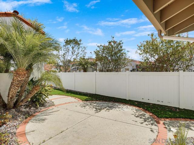 4951 DELOS WAY, Oceanside CA: https://media.crmls.org/mediaz/1f1c012b-9b6d-42d0-bda3-960020d50765.jpg