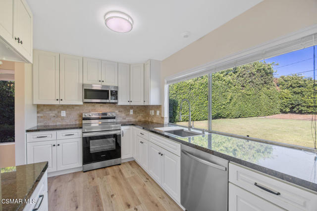 1368 Sheffield Place, Thousand Oaks CA: https://media.crmls.org/mediaz/1f1c1d1f-90cd-4f5b-a460-39853cd04aa0.jpg