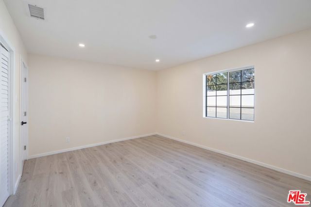 9701 Wheatland Avenue, Sunland CA: https://media.crmls.org/mediaz/1f1c23a3-ec38-44d1-a717-52e53c9855bf.jpg