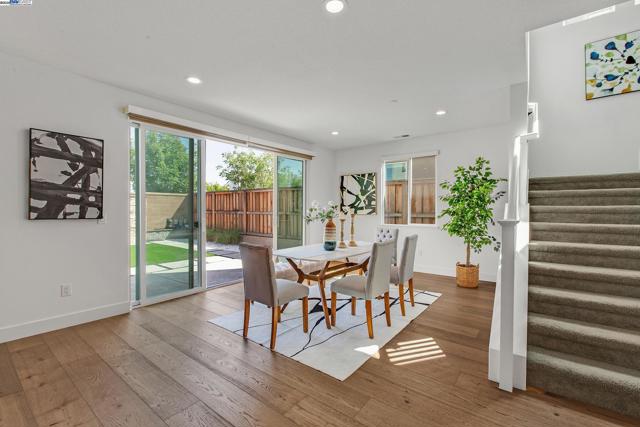 2222 Davie Pl, Tracy CA: https://media.crmls.org/mediaz/1f1c820a-2e33-441f-9845-d9516268b94b.jpg