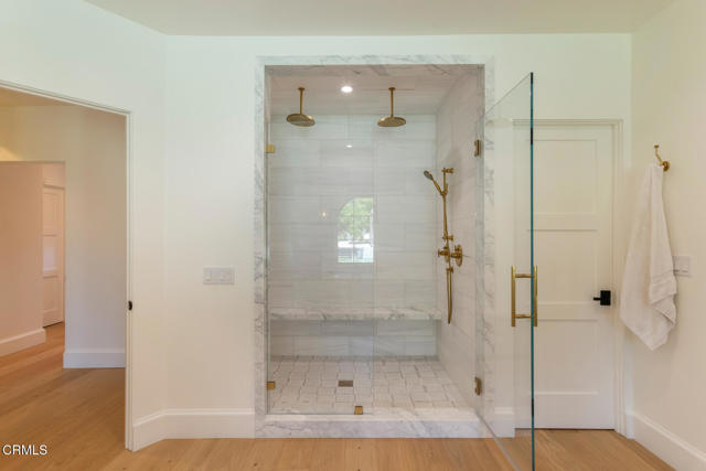 4435 Encinas Drive, La Canada Flintridge CA: https://media.crmls.org/mediaz/1f1cc195-5167-4954-9f37-287517a32931.jpg