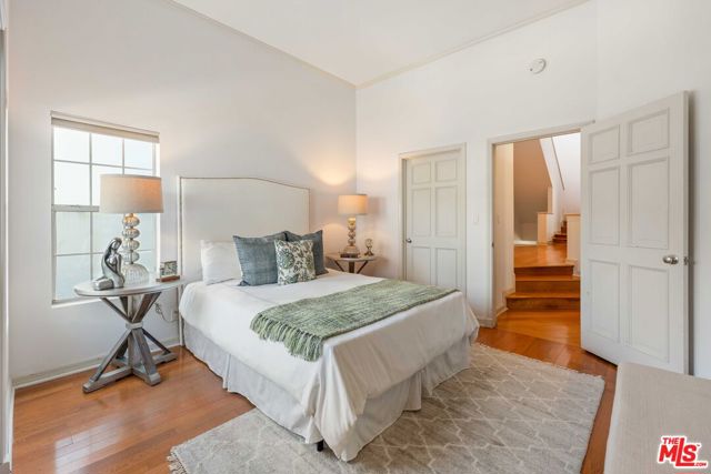 134 Roma Court, Marina del Rey CA: https://media.crmls.org/mediaz/1f1d0ca8-26da-4232-83a4-226299a15e33.jpg