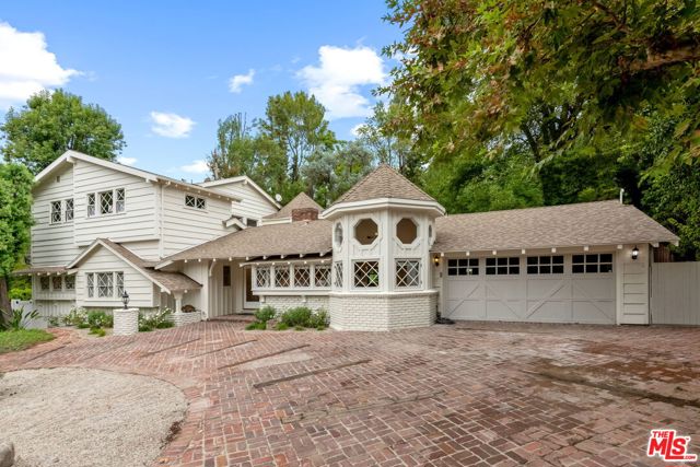 19159 Rosita Street, Tarzana CA: https://media.crmls.org/mediaz/1f1dcdfb-cae1-4276-8d37-6ef4d4811514.jpg