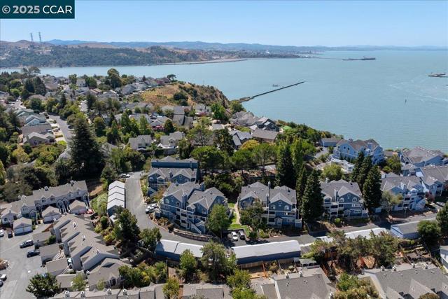 219 Sea Crest Cir, Vallejo CA: https://media.crmls.org/mediaz/1f1e3022-3f32-4e8e-8533-878cd74dd6cf.jpg