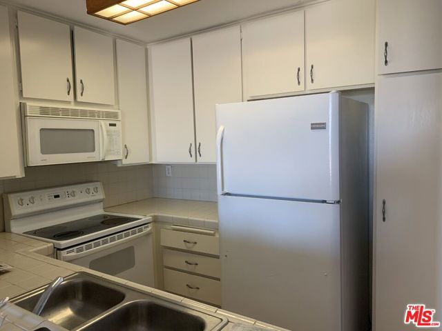 23901 Civic Center Way, Malibu CA: https://media.crmls.org/mediaz/1f1ea83b-8786-47f5-82c4-d6ea717e2385.jpg