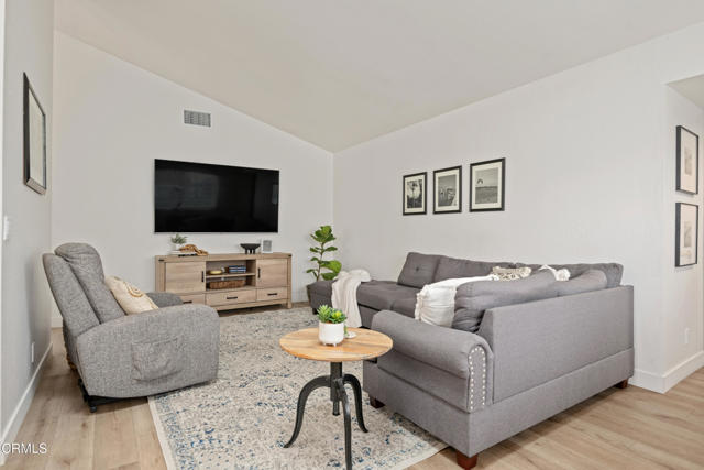 Detail Gallery Image 6 of 19 For 4617 9th St, Carpinteria,  CA 93013 - 3 Beds | 2 Baths
