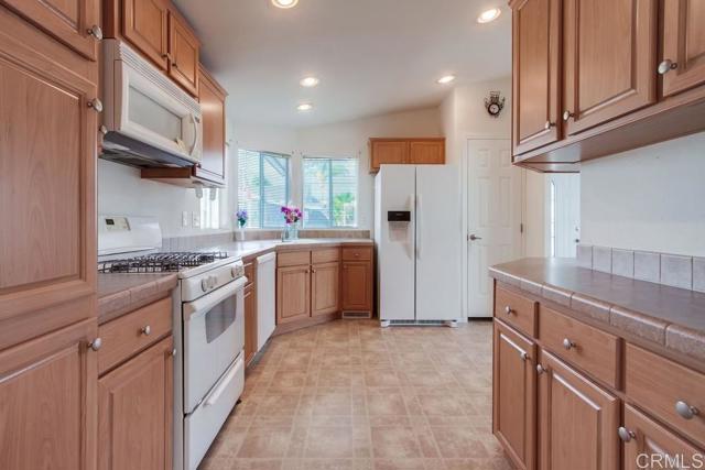 Detail Gallery Image 17 of 50 For 200 N El Camino Real #357,  Oceanside,  CA 92058 - 2 Beds | 2 Baths