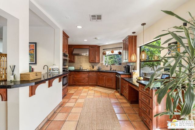 2336 N Girasol Avenue, Palm Springs CA: https://media.crmls.org/mediaz/1f1fb5a0-f560-48f9-a409-4572e7d4374e.jpg