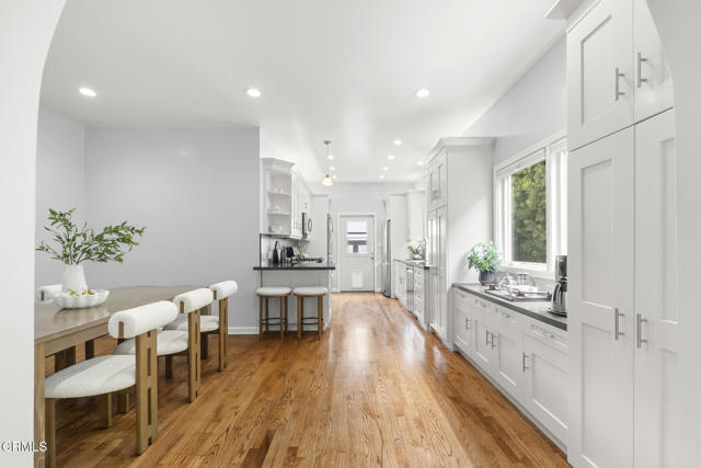 4160 Madison Avenue, Culver City CA: https://media.crmls.org/mediaz/1f1fda57-1f61-4cbd-891f-0dd0103ca270.jpg