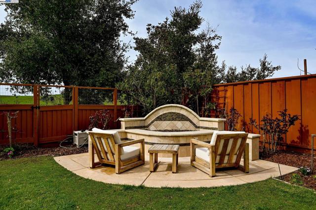 3712 Stonehenge Way, San Ramon CA: https://media.crmls.org/mediaz/1f200160-75a9-4e7b-a4f8-ecfa1ed9906b.jpg