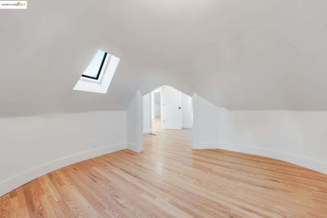 1238 12Th St, Oakland CA: https://media.crmls.org/mediaz/1f2010a5-8d91-4e9a-b398-c27124df034b.jpg
