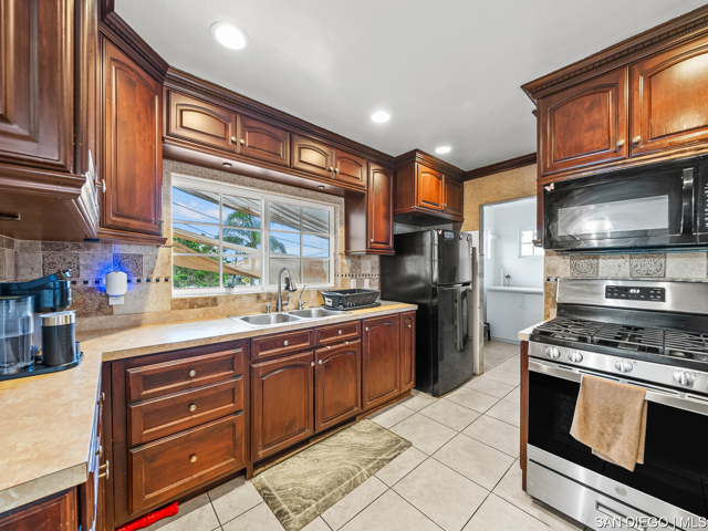 5949 Alleghany ST, San Diego CA: https://media.crmls.org/mediaz/1f20d28a-3ace-4a5e-b8d3-49a276662226.jpg