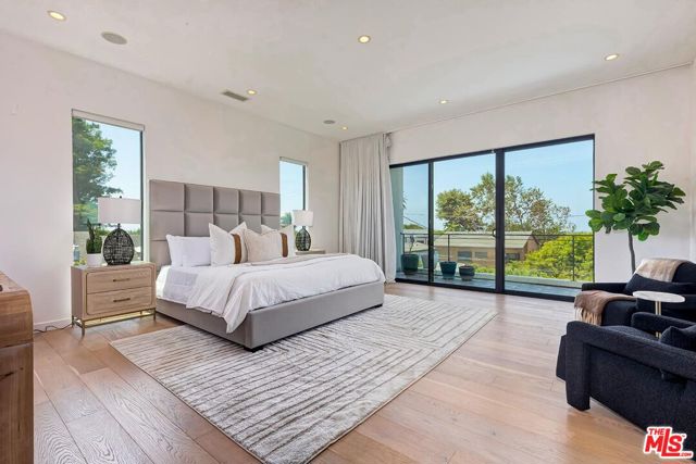 3571 Colonial Avenue, Los Angeles CA: https://media.crmls.org/mediaz/1f211608-966a-42cb-b7ab-15b8d35549ed.jpg