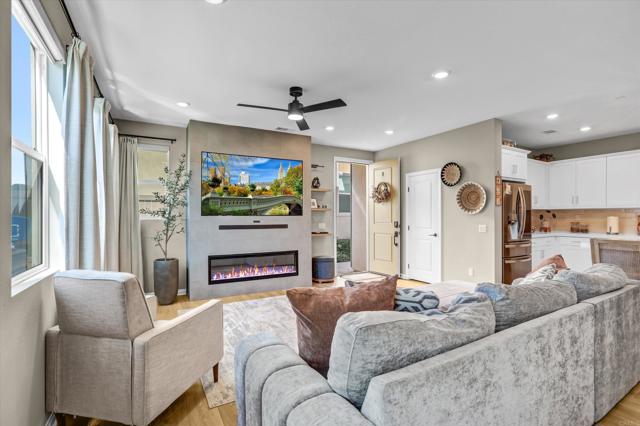 Detail Gallery Image 5 of 32 For 2332 Trevi Cir, Chula Vista,  CA 91913 - 4 Beds | 3 Baths