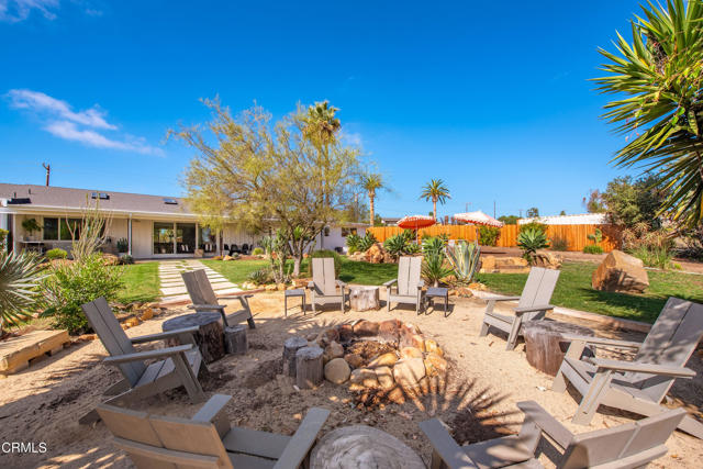 34 Vientos Road, Camarillo CA: https://media.crmls.org/mediaz/1f2244b3-b1c0-4d9d-b2c0-0eee4538a75e.jpg