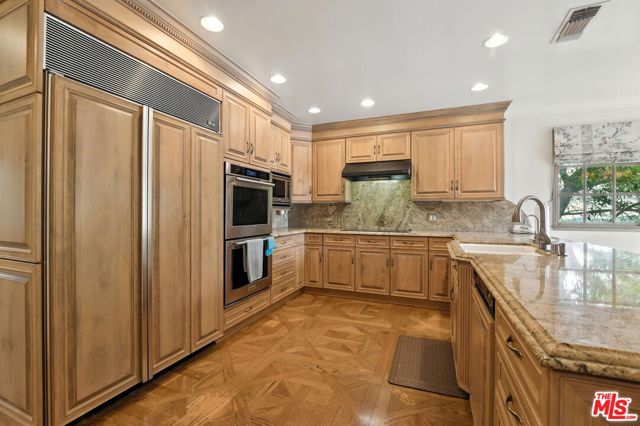 Drew Fenton | 16560 Park Lane Circle Los Angeles CA | MLS: 7286867