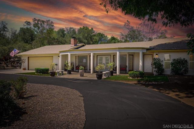 17665 Highway 67, Ramona CA: https://media.crmls.org/mediaz/1f231ae4-e095-401f-8d95-20ae75ab787f.jpg