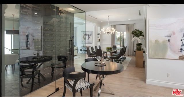 504 FOOTHILL Road, Beverly Hills CA: https://media.crmls.org/mediaz/1f232939-91e8-4b9e-865f-70548d44c855.jpg