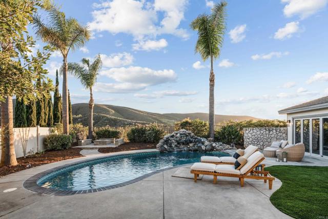 Detail Gallery Image 27 of 34 For 866 Windridge Cir, San Marcos,  CA 92078 - 4 Beds | 2 Baths