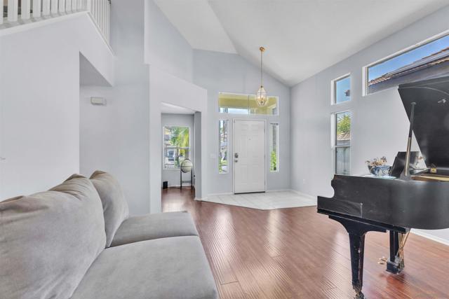 33262 Calle Langarica, Temecula CA: https://media.crmls.org/mediaz/1f23bb22-f81b-435a-9455-6a25dbfa56b0.jpg