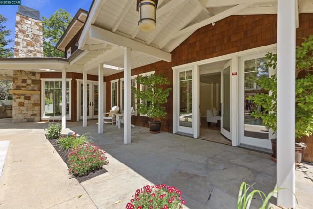 1754 Reliez Valley Rd, Lafayette CA: https://media.crmls.org/mediaz/1f24e3dd-f23e-4f12-a806-965b03d4f75f.jpg