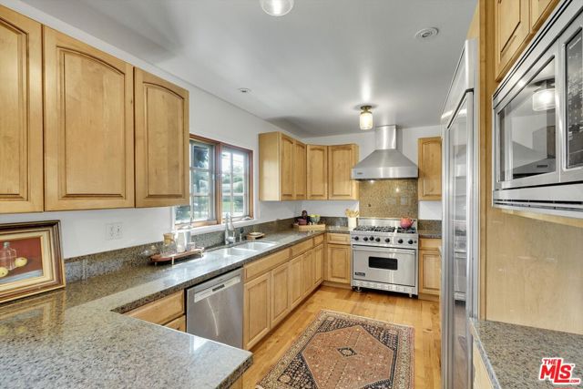 4300 Laurelgrove Avenue, Studio City CA: https://media.crmls.org/mediaz/1f259904-e259-43c7-9979-151a7e0bce07.jpg