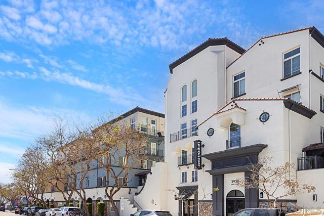 3957 30Th St, San Diego CA: https://media.crmls.org/mediaz/1f270356-db84-4794-a97e-edf7a6f008c8.jpg