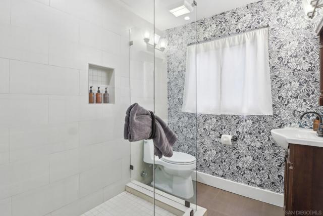 4611 Santa Cruz Ave, San Diego CA: https://media.crmls.org/mediaz/1f27845b-055d-47d6-92e5-580e0b35fa6e.jpg