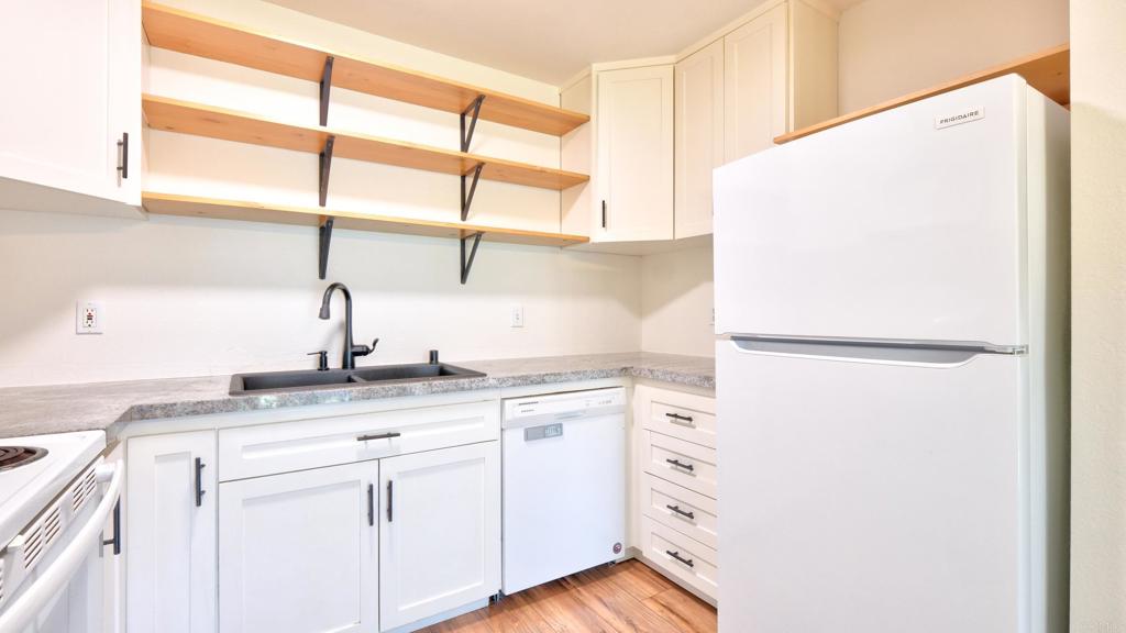 1811 E Grand Avenue - photo 6