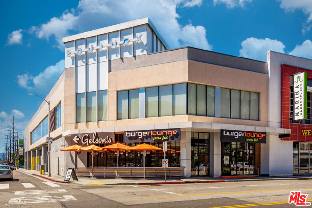4731 La Villa Marina, Marina del Rey CA: https://media.crmls.org/mediaz/1f29211d-9a7c-4b5a-8201-805e200514dd.jpg