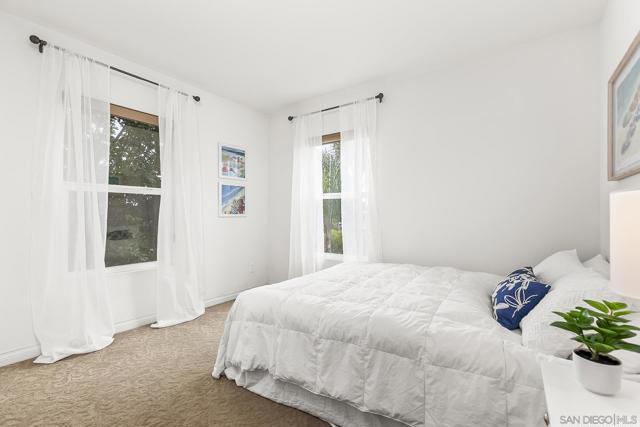 3528 Shoreline Bluff Ln, San Diego CA: https://media.crmls.org/mediaz/1f292b61-7359-460d-bdf9-fb59ab13ad4c.jpg