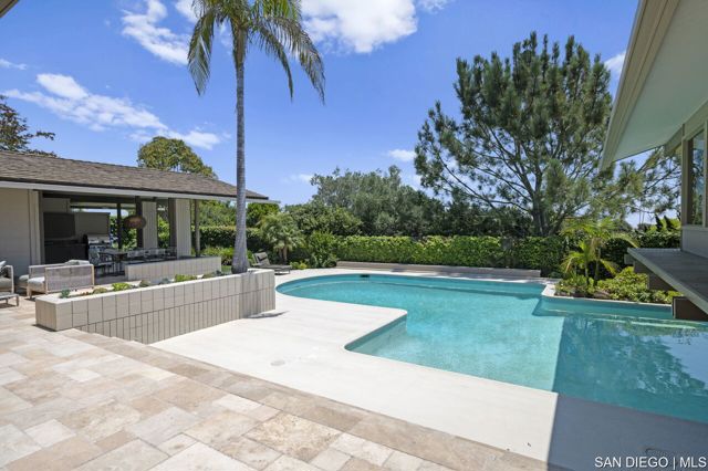 5931 Citadel CIR, La Jolla CA: https://media.crmls.org/mediaz/1f29907b-b500-4434-9627-fe8ae0a8831f.jpg
