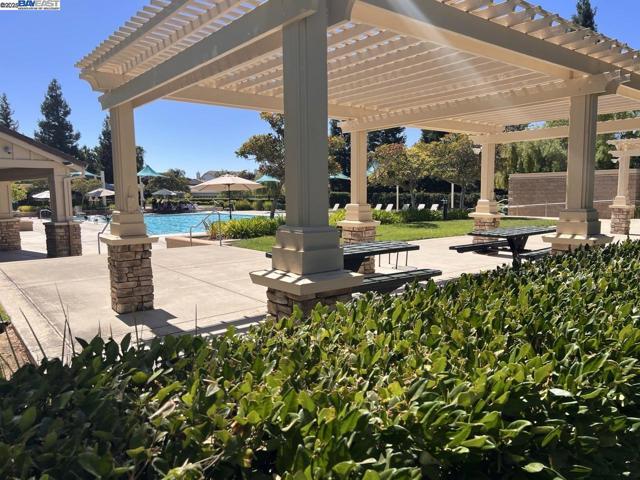 1178 Tropicana Ln, Brentwood CA: https://media.crmls.org/mediaz/1f29a9b4-407b-48f0-beb3-edb1feea77ce.jpg