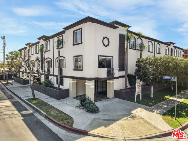 Image 1 of 32 For 5330 Satsuma Avenue