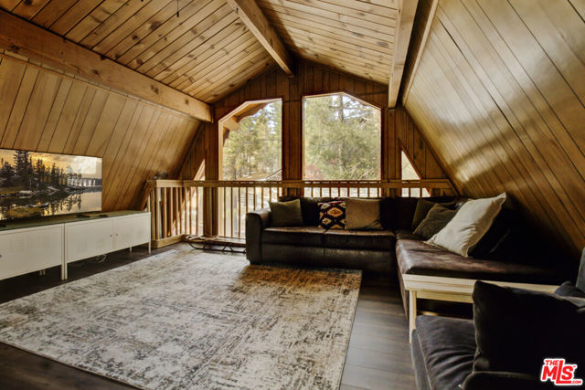 612 Kean Way, Big Bear City CA: https://media.crmls.org/mediaz/1f2a17c2-8128-41fd-9c6c-06cd5a5ddc4e.jpg
