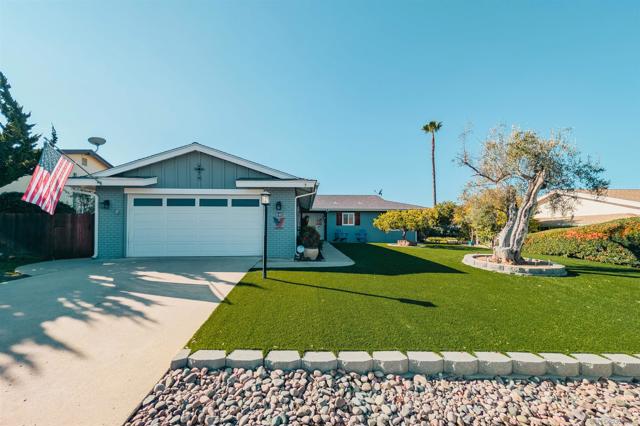 16482 Roca Dr, San Diego CA: https://media.crmls.org/mediaz/1f2a2116-ab32-4370-8f14-23fbb12b7976.jpg