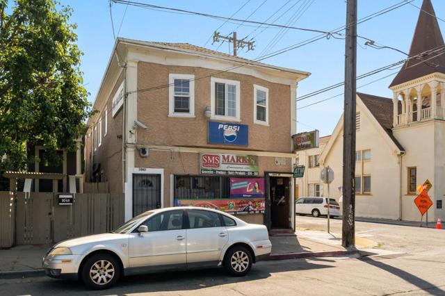 1049 55th Street, Emeryville CA: https://media.crmls.org/mediaz/1f2ab38c-5597-48af-a14e-fbd79ae3a749.jpg