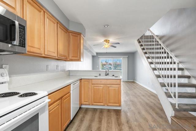 1111 Seacoast Dr, Imperial Beach CA: https://media.crmls.org/mediaz/1f2af208-2752-44e4-9bc1-7bea1e1056a6.jpg