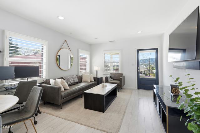 Detail Gallery Image 8 of 34 For 3233 Community Ave, La Crescenta,  CA 91214 - 3 Beds | 2 Baths