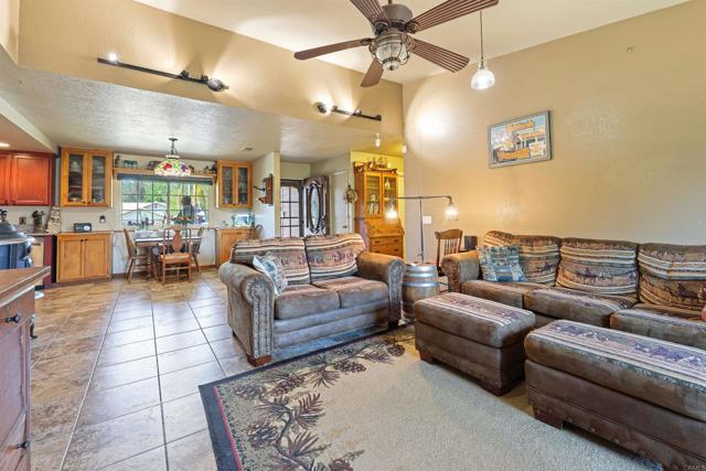 Detail Gallery Image 8 of 33 For 24857 Pappas Rd, Ramona,  CA 92065 - 3 Beds | 2 Baths