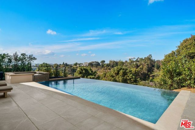 9153 Janice Place, Beverly Hills CA: https://media.crmls.org/mediaz/1f2cd437-e204-46b8-a46f-4731be4ab01f.jpg