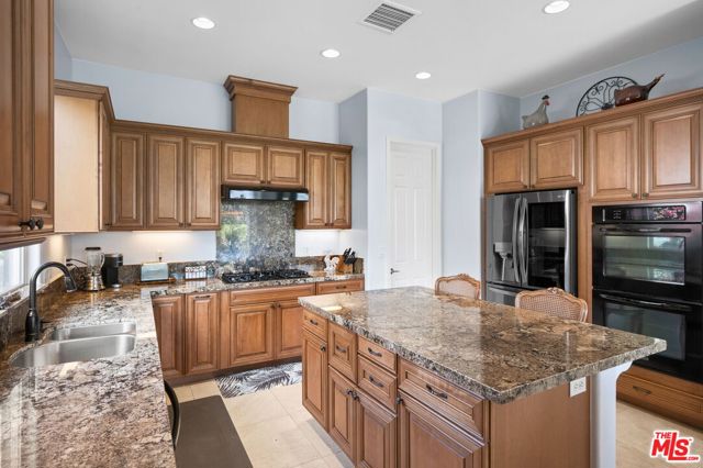 56645 Mountain, La Quinta CA: https://media.crmls.org/mediaz/1f2cdd1c-8cde-4b8f-8a9f-32cefb26dbb1.jpg