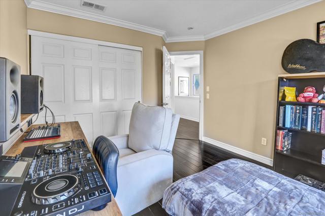 2816 Weeping Willow Rd, Chula Vista CA: https://media.crmls.org/mediaz/1f2d543a-c00c-4e4e-9f1a-69b0e72bb191.jpg