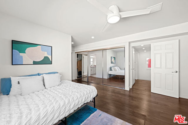 4800 La Villa Marina, Marina del Rey CA: https://media.crmls.org/mediaz/1f2d91d9-40e2-49f9-9012-918000a9246c.jpg