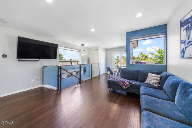 4255 Raynol Street, Los Angeles CA: https://media.crmls.org/mediaz/1f2e657d-36ef-417f-9859-d321350cef2a.jpg