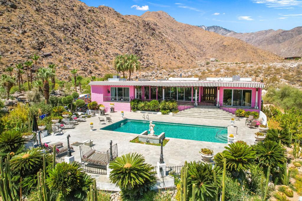 1090 W Cielo Drive