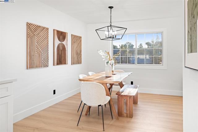 2656 Hilton St, Union City CA: https://media.crmls.org/mediaz/1f2e8f73-43a4-47bf-8753-86cee9b1813d.jpg