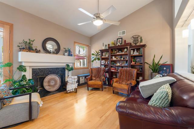 Detail Gallery Image 19 of 46 For 633 Cantara Ln, Vista,  CA 92081 - 3 Beds | 2/1 Baths