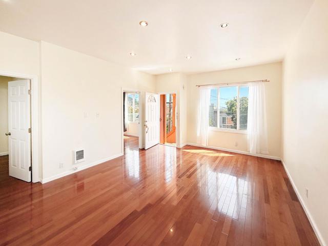 112 Congdon Street, San Francisco CA: https://media.crmls.org/mediaz/1f2eb0a7-b51a-43c4-b973-ab5dec2a2890.jpg